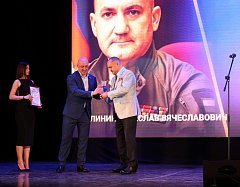 Вячеслав Калинин стал победителем 29 конкурса Союза Журналистов России «Золотое перо России» в номинации «За храбрость при исполнении служебного долга».